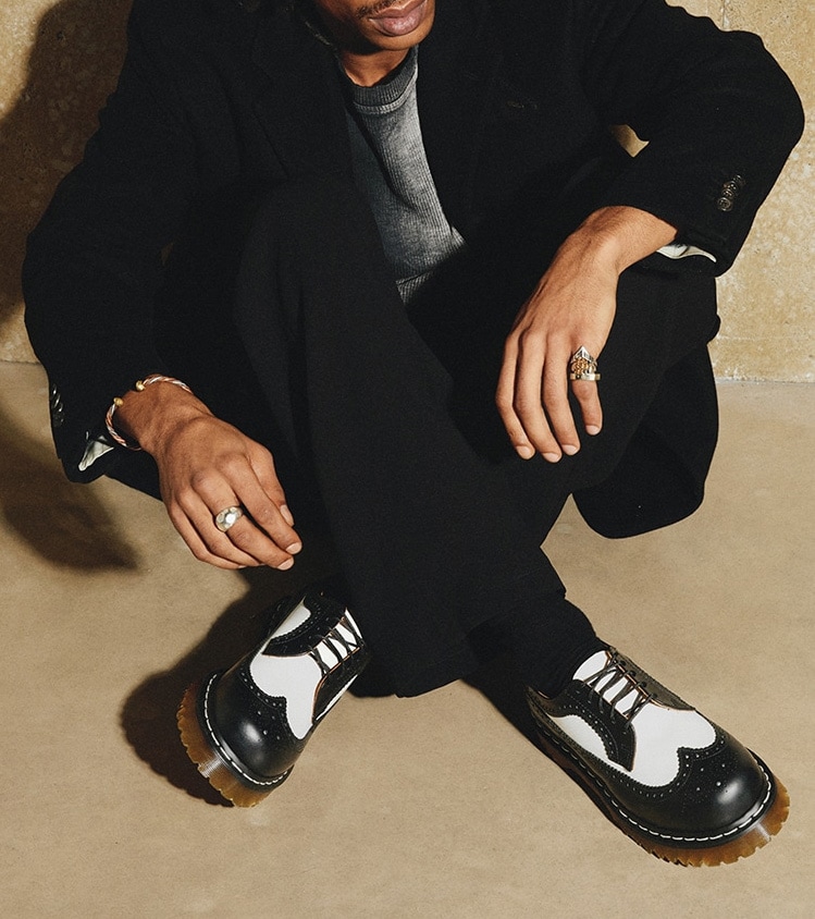 ドクターマーチンBROGUE BEX BLACK&WHITE Dr. Martens ブラック