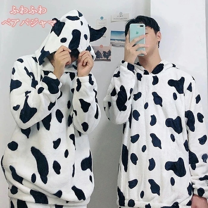 ペアパジャマ ペアルック カップル 冬 モコモコ ふわふわ 裏起毛 牛柄 ウシ フード付き 乳牛柄 暖かい 保温対策 防寒 厚手 通気性 柔らかい 長袖 ロングパンツ 可愛い レディース 上下セット