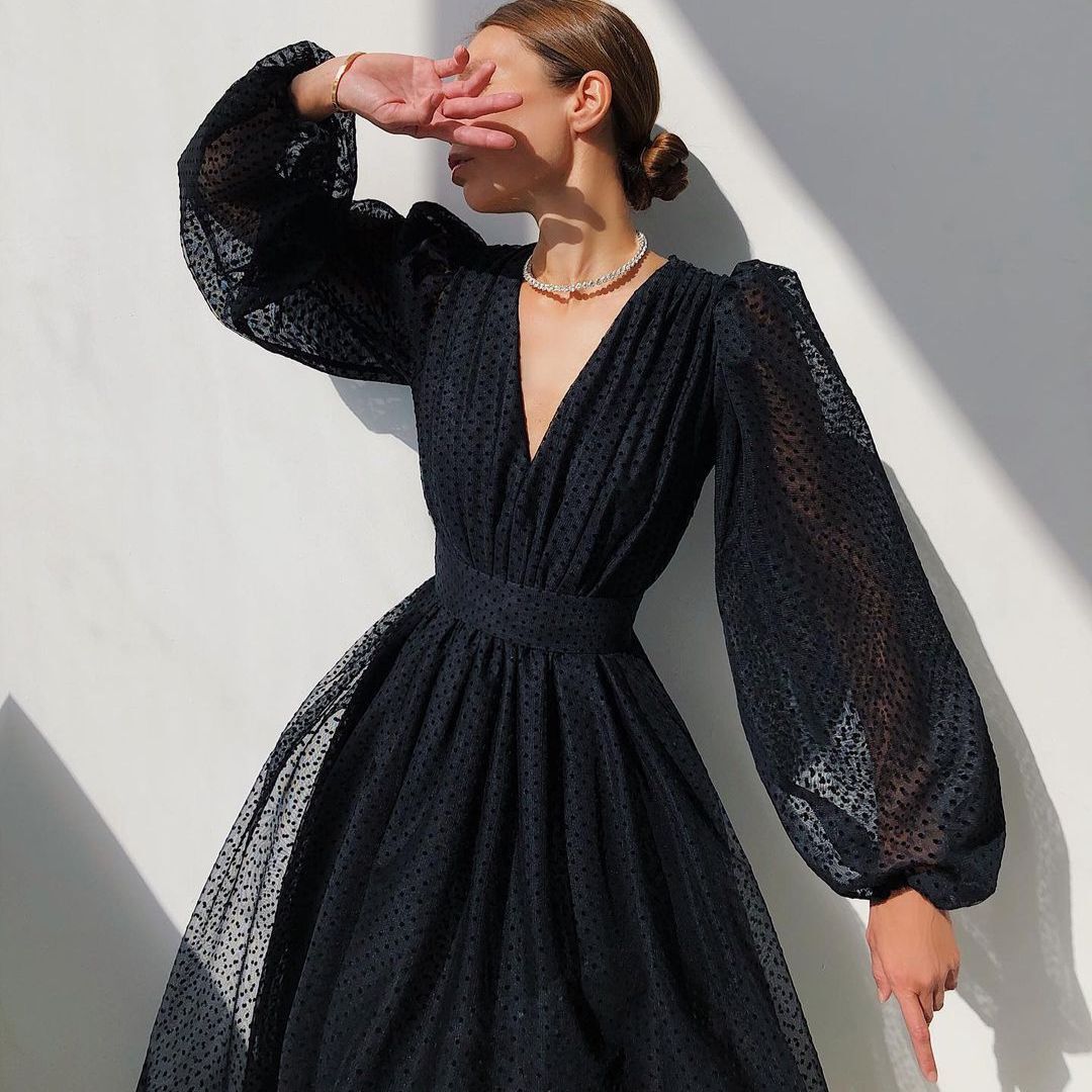 シフォンワンピース パーティードレス シースルーワンピース シースルー 黒 水玉 ボリューム袖 韓国 レディース オルチャン パフスリーブ ウエストマーク ディープV開き 谷間魅せ Vネック