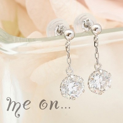 me on... K10ホワイトゴールド5mmRDの大粒キュービックジルコニアドロップピアス 10,169円