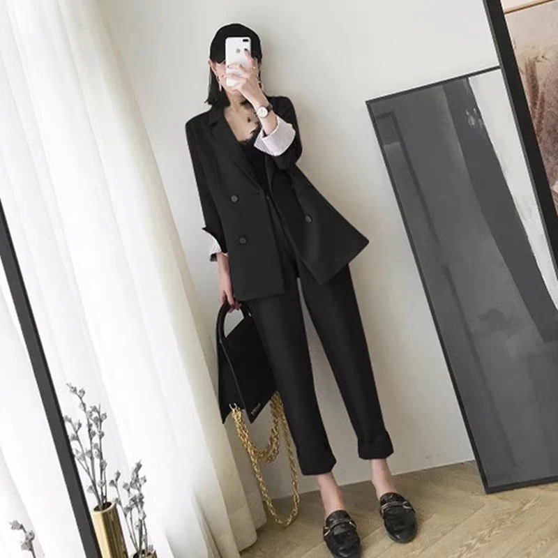 袖裏ストライプ柄 ダブルブレスト パンツスーツ セットアップ アウター ジャケット 上着 ミディアム丈 長袖 襟付き テーラードカラー ダブルボタン ボトムス テーパードパンツ アンクル丈 上下セット