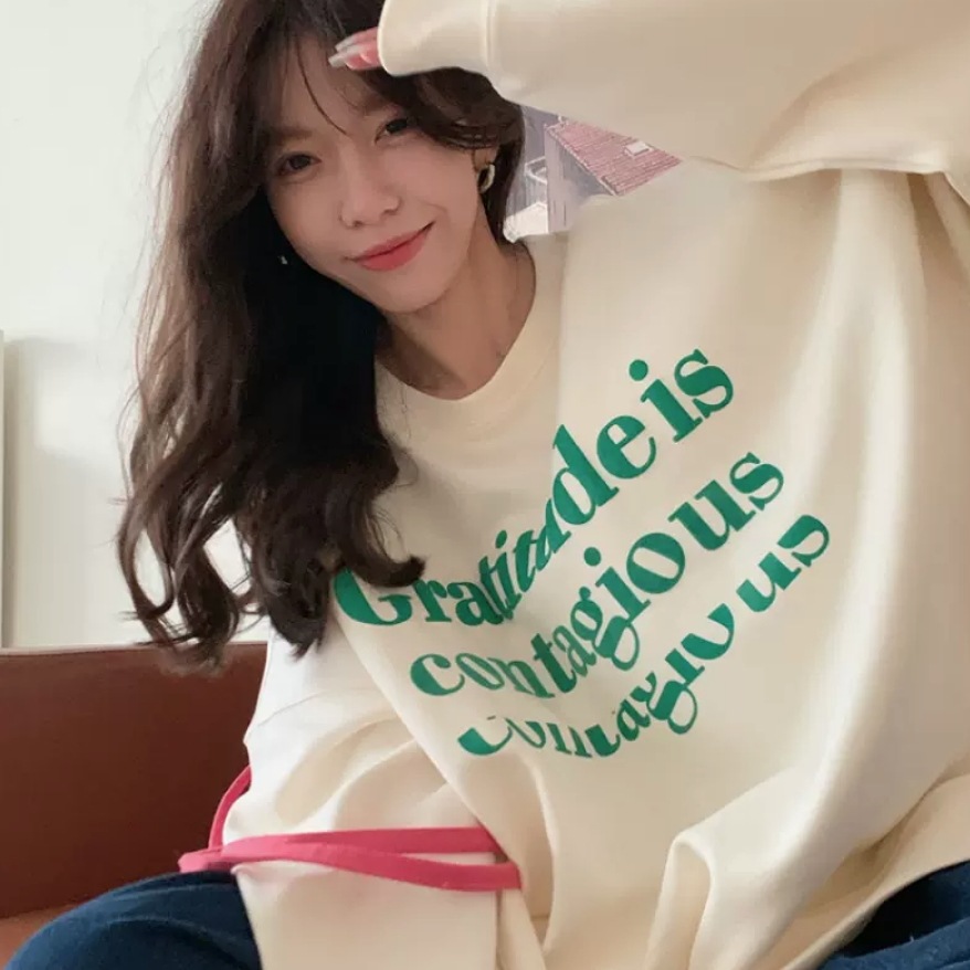 トップス デート プルオーバー トレーナー 袖あり 長袖 かわいい 大人可愛い きれいめ シンプル カジュアル 大人 上品 おしゃれ お洒落 主役級 存在感 春 秋 10代 20代 30代 レディース