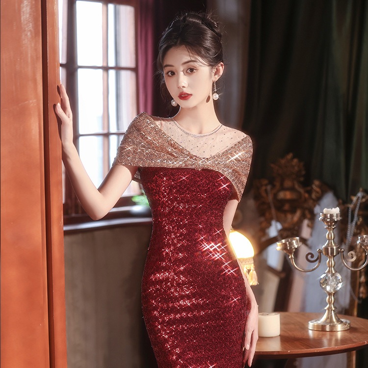 ニッチなスタイルのイブニングドレス赤いフィッシュテールドレスノースリーブオフショルダー美しい婚約乾杯普段着にです