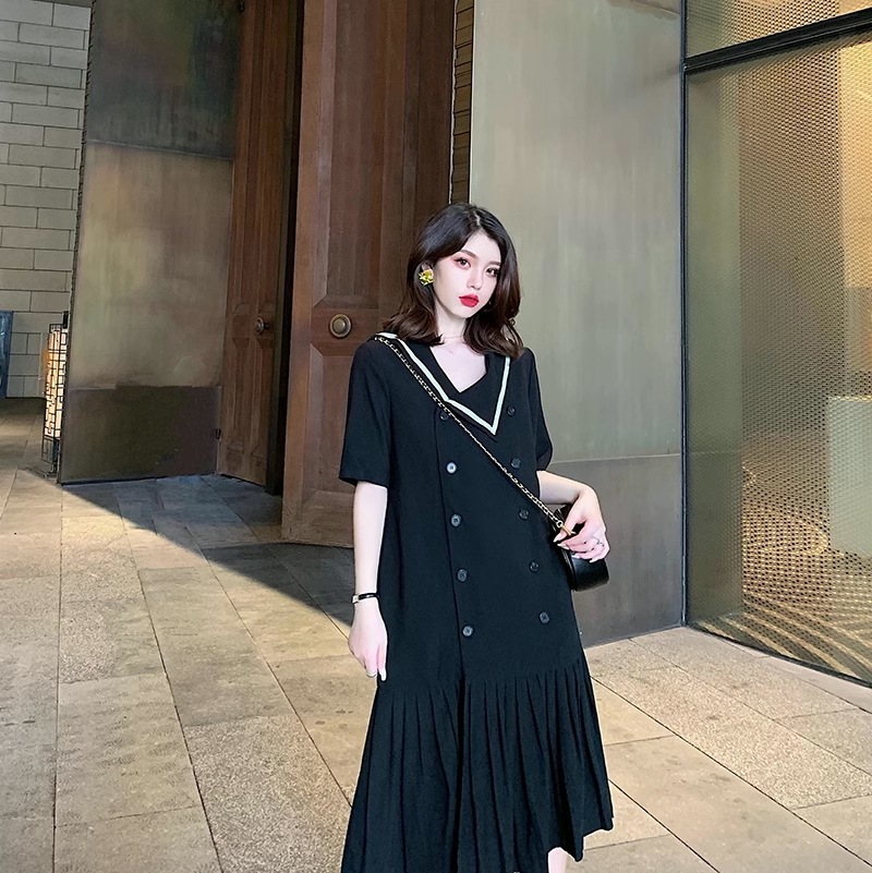 レディース ワンピース アシンメトリー ダブルボタン プリーツ ミドル丈 ミディ丈 モノトーン こなれ感 シンプル カジュアル きれいめ 大人かわいい 半袖 ブラック 黒 20代 30代