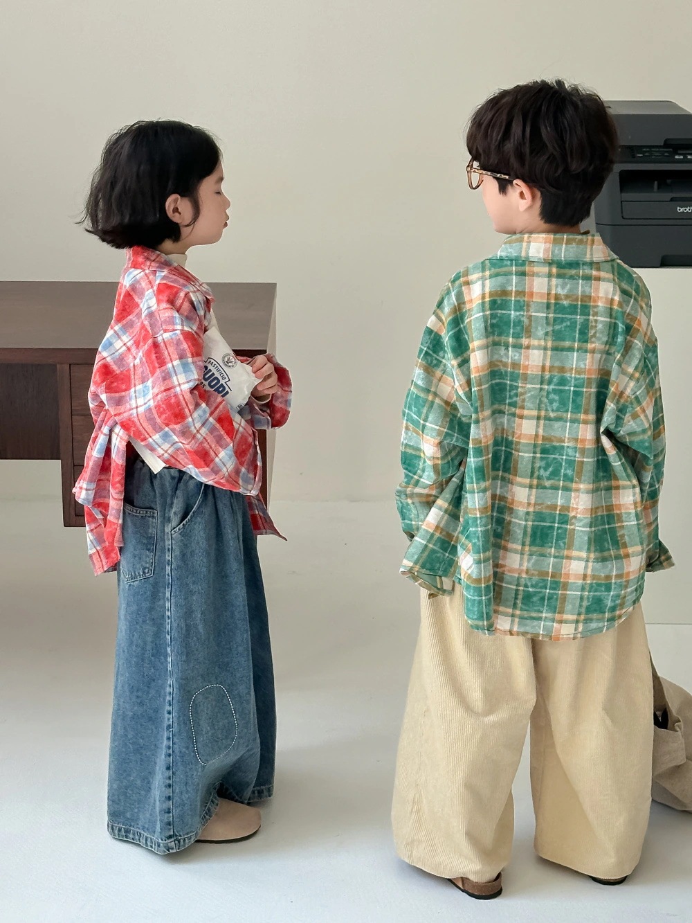 子供シャツ 2024秋の新作男の子女の子韓国版チェックシャツ 子供カジュアル開襟ゆったりトップス