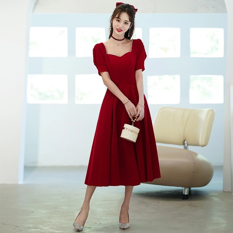 大きなサイズのドレス花嫁の小さなドレス結婚式の服はドアに戻ることができますレッドベルベットドレス妊婦