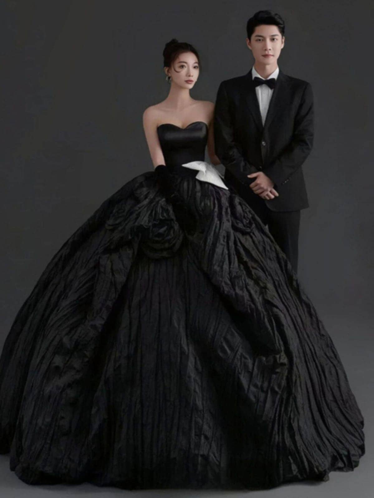 フォトスタジオレトロブラックサテンフラワードレスカッテーマ旅行結婚式写真撮影服