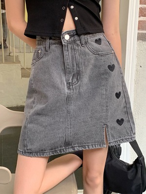 感謝の声続々！ 愛の刺繍のデニムのスカートの女性の夏の2021新型の交差点の設計感はお尻を包んでやせている高腰のA字 Tシャツ・カットソー