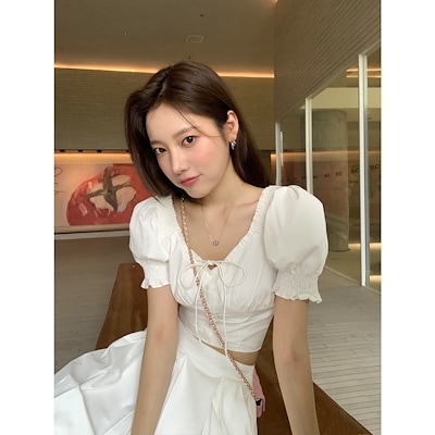 ムルバンフレンチvネック泡袖ショートシャツ気质ハイウエストブリキa字半身ロングスリーブ女性夏