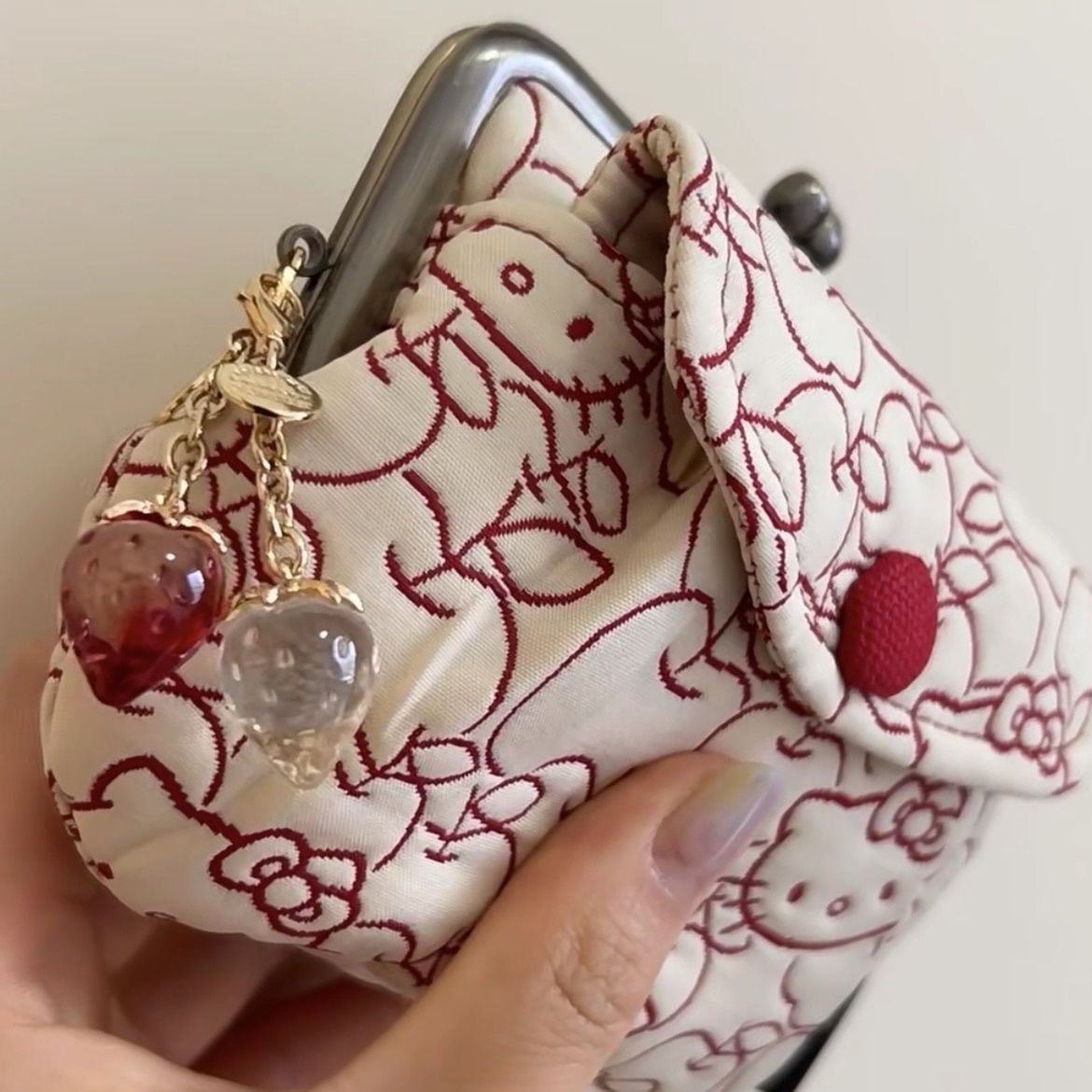 ハローキティ HELLO KITTY　ぬいぐるみ　バッグ　がま口　ポーチ ハローキティ HELLO KITTY ぬいぐるみ バッグ がま口 ポーチ