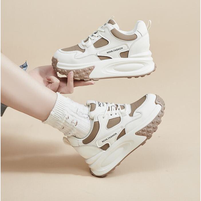 【短納期】超低価 格背 美脚 ローカット 春夏秋 スポーツ 可愛いアップシューズ22cm24.5cm ベージュ 白 レディースダッドスニーカー 7.5cmヒール レースアップ 厚底スニーカー