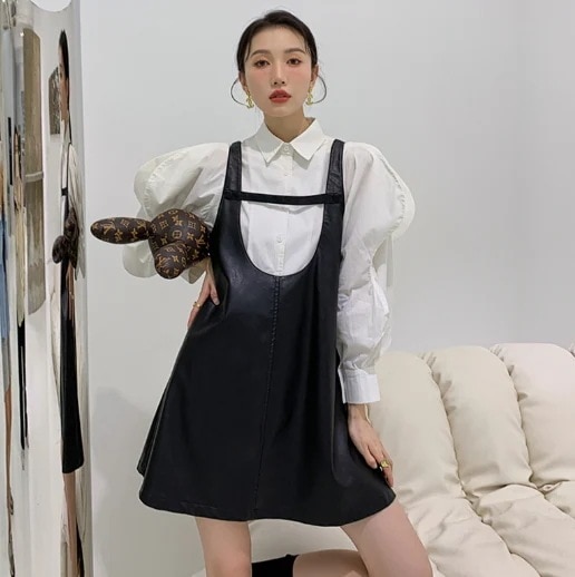 セット デザイン ワンピース ブラウス ジャンパースカート ミニ丈 袖あり 長袖 ボリュームスリーブ 襟付き シャツカラー ビッグカラー デザイン 美ライン ニュアンス レザー PU 起毛 ツーピース