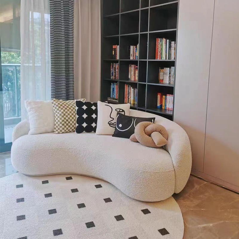 クリームスタイルシングルソファリビングルームレイジーソファービューティーサロンファブリックカーブソファコーヒーテーブル小さなアパートソフトソファ 57,463円