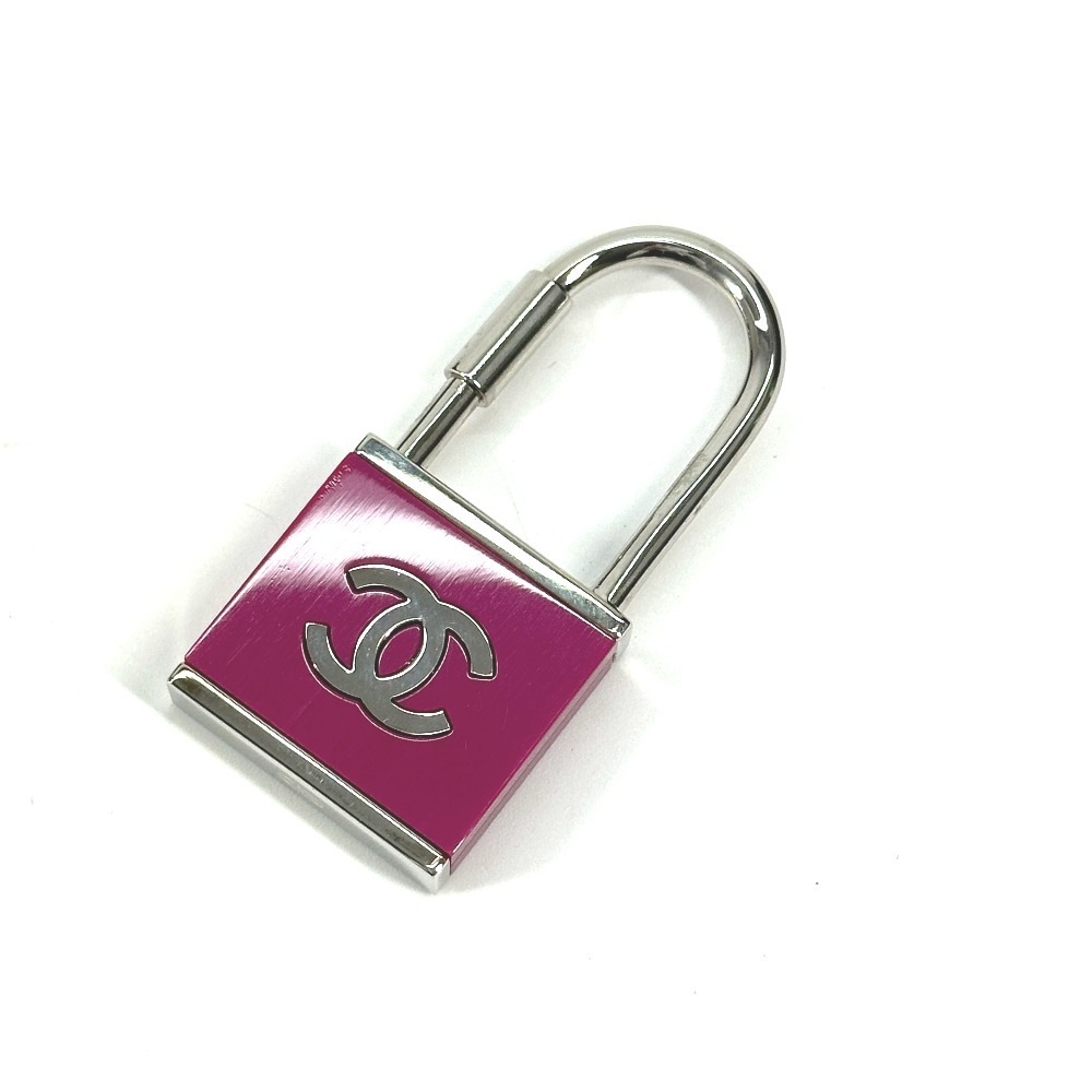 チャーム CC ココマーク ロゴ 02C 鍵 KEY型 メタル ピンク