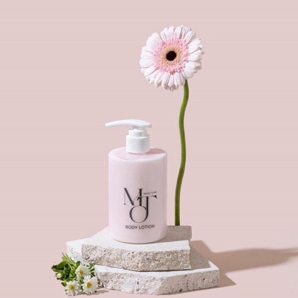 Moisterr Pink Flower Perfume Body Lotion 300g