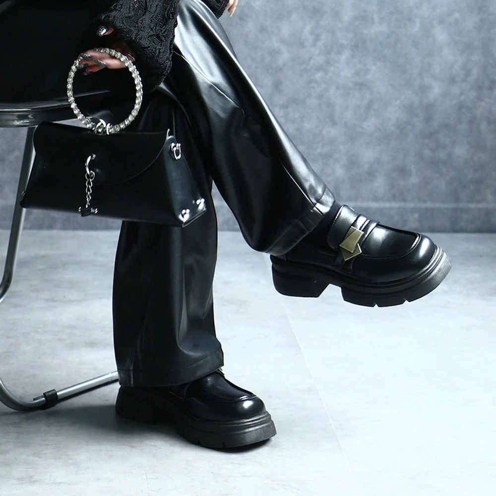 ローファー 靴 レディース ラウンドトゥ フラット スムース 合皮 ローヒール 軽量 大人 柔らかい 痛くない 疲れない 春 夏 秋 冬 モード フォーマル 仕事 通学 通勤 コンフォート オフィス