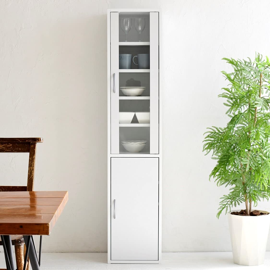 即日発送 山善(YAMAZEN) 食器棚 (スリム) 幅32 (ミニ) 高さ150×奥行29 (扉が左右付け替えられる/棚板高さ調節) 一人暮らし 組立品 ホワイト CCB-1530(WH)