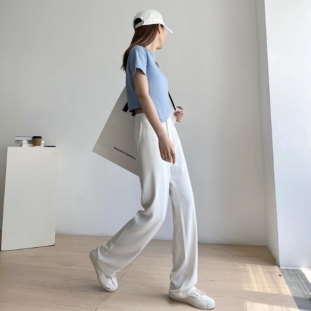 パンツ ストレートパンツ ロング ロング丈 ストレート ファスナー ポケット ハイウエスト かわいい 大人可愛い シンプル 上品 おしゃれ かっこいい クール 無地 春 夏 秋 冬 オールシーズン