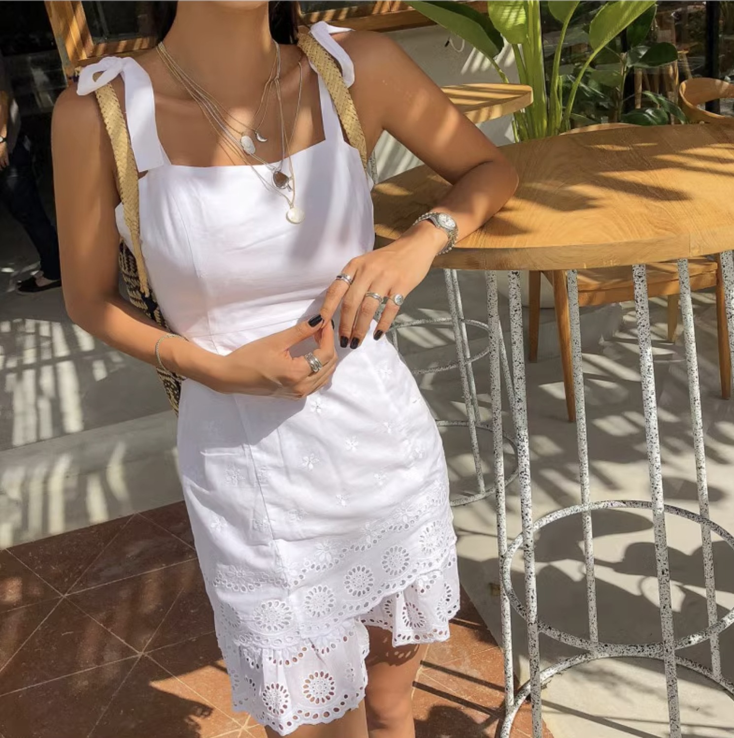 ドレス ワンピース ミニドレス カジュアルドレス ミニ ミニ丈 袖なし ノースリーブ 襟なし レース 刺繍 リボン ウエストマーク ハイウエスト かわいい 大人可愛い シンプル カジュアル 大人 9,638円