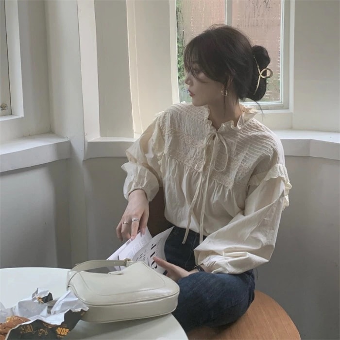長袖 レース ブラウス トップス ミディアム丈 袖あり 襟付き スタンドカラー フリル リボン 綿 かわいい 大人可愛い シンプル カジュアル 大人 上品 おしゃれ お洒落 大人女子 柄 花柄 小花柄