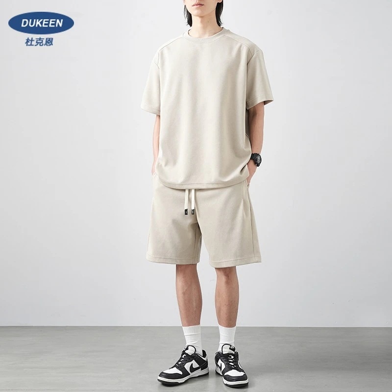 アメリカンヘビースポーツスーツ男性用2024ゆったり5分パンツトレンディブランド万能無地tシャツ2点セットメンズ