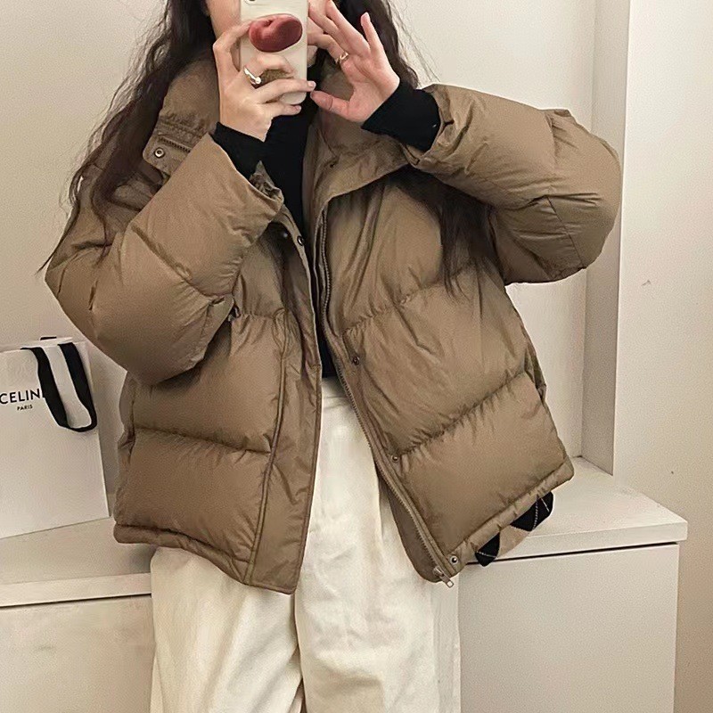 短いダウンジャケット女性冬の新しいキャンディー色の立襟単列ボタンは白いアヒルのベルベットのカジュアルなパン服を厚くします