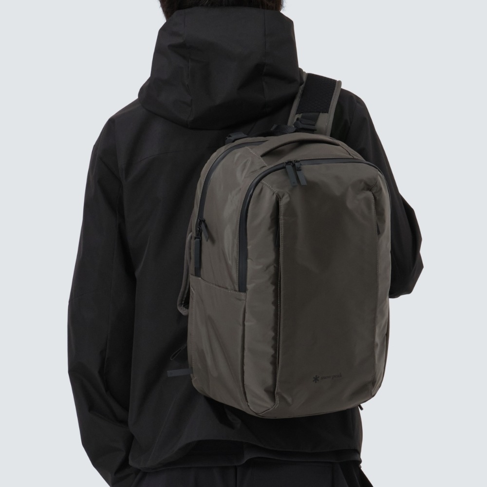 スノーピークアパレルテックバックパック 20L ダークカーキ (S25FMTBP04)