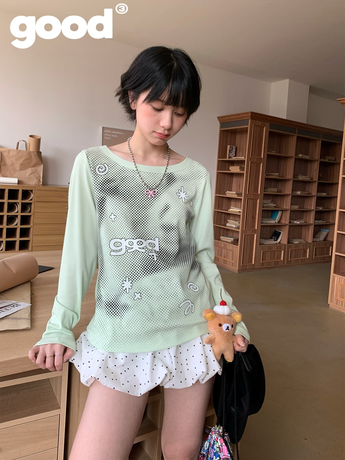 ファッションレディースかわいいサイド衣装 T 肌見せ カットソーラウンドネックK-POPトップスカジュアル配色韓国系ストリートへそ出しタイトVネックスリーブ ショート丈 Tシャツ 長袖