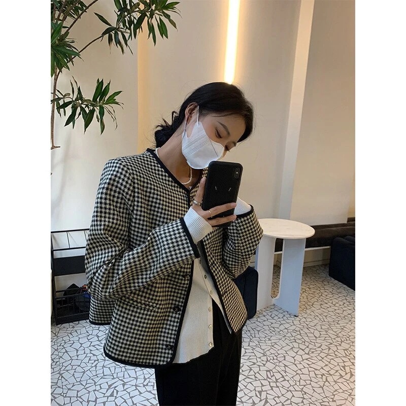 【超お得1つ買うと10個もらえる】急速出荷春先の千鳥格子の薄いコート女性のレトロな気質小さな香りルーズラウンドネックショートコートトップ小さなツイードジャケット