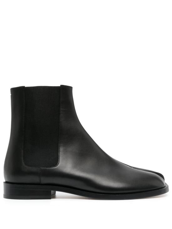 MAISON MARGIELA Men Boots S57WU0150 P3827H8396 Black