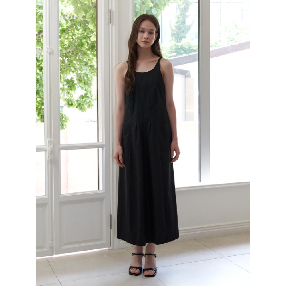 KINDABY セミホルターロングドレス-ブラック 16,995円