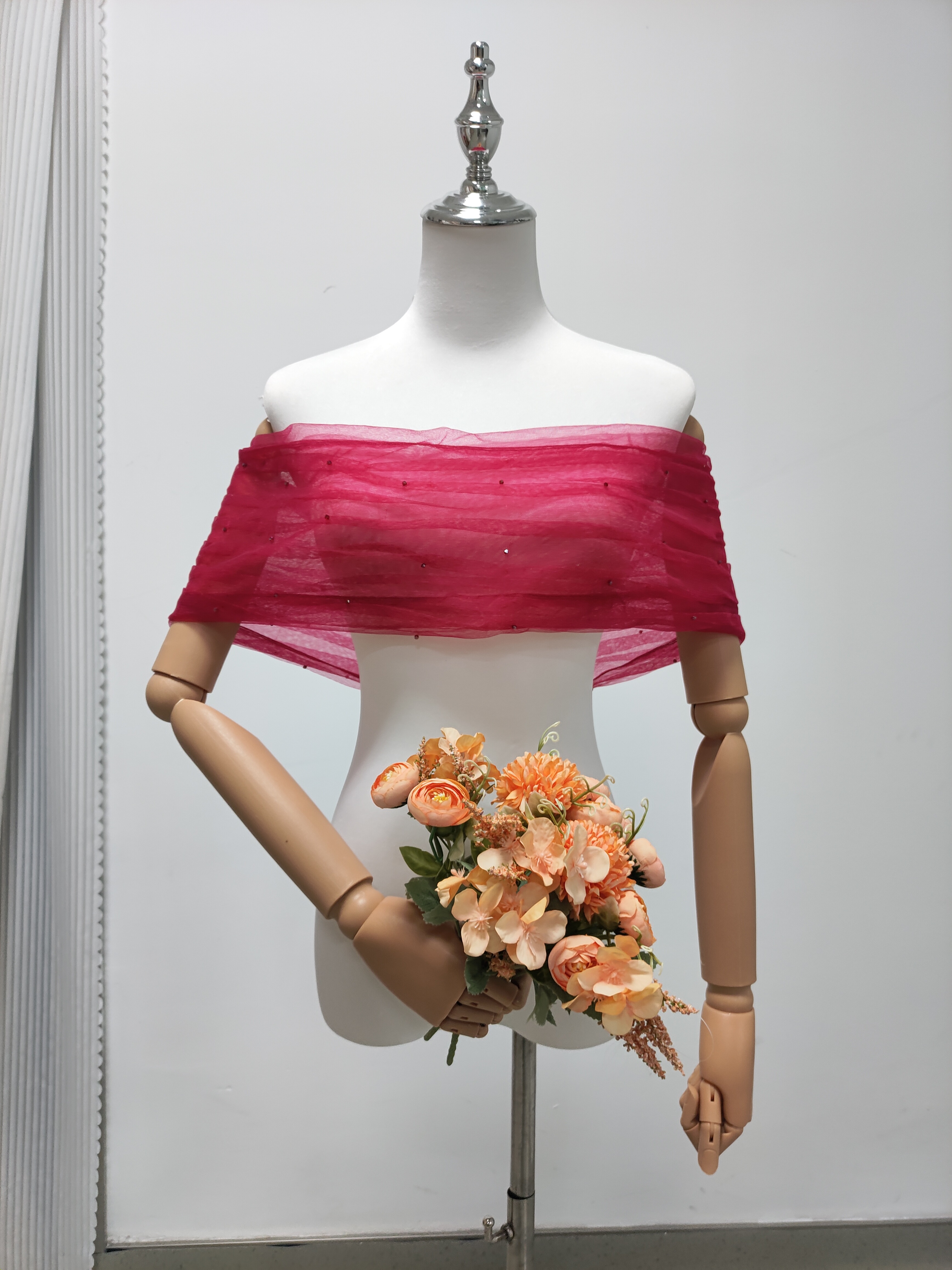 取り外しオフショルダー ボルドー色 編み上げ キラキラのハンドビーディング 色直し 前撮り