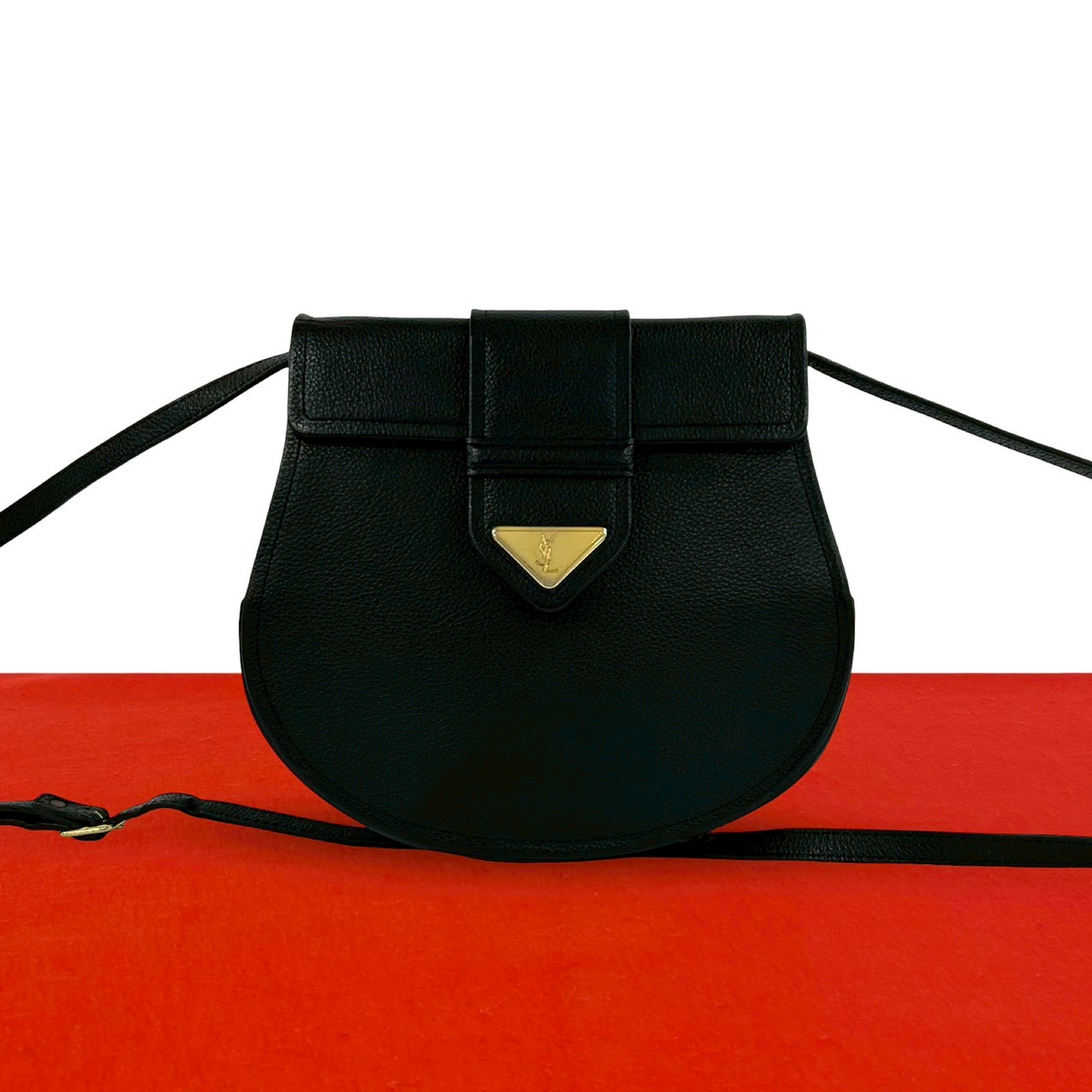 ヴィンテージ YSL ロゴ 金具ショルダーバッグ レザー ブラック 31463