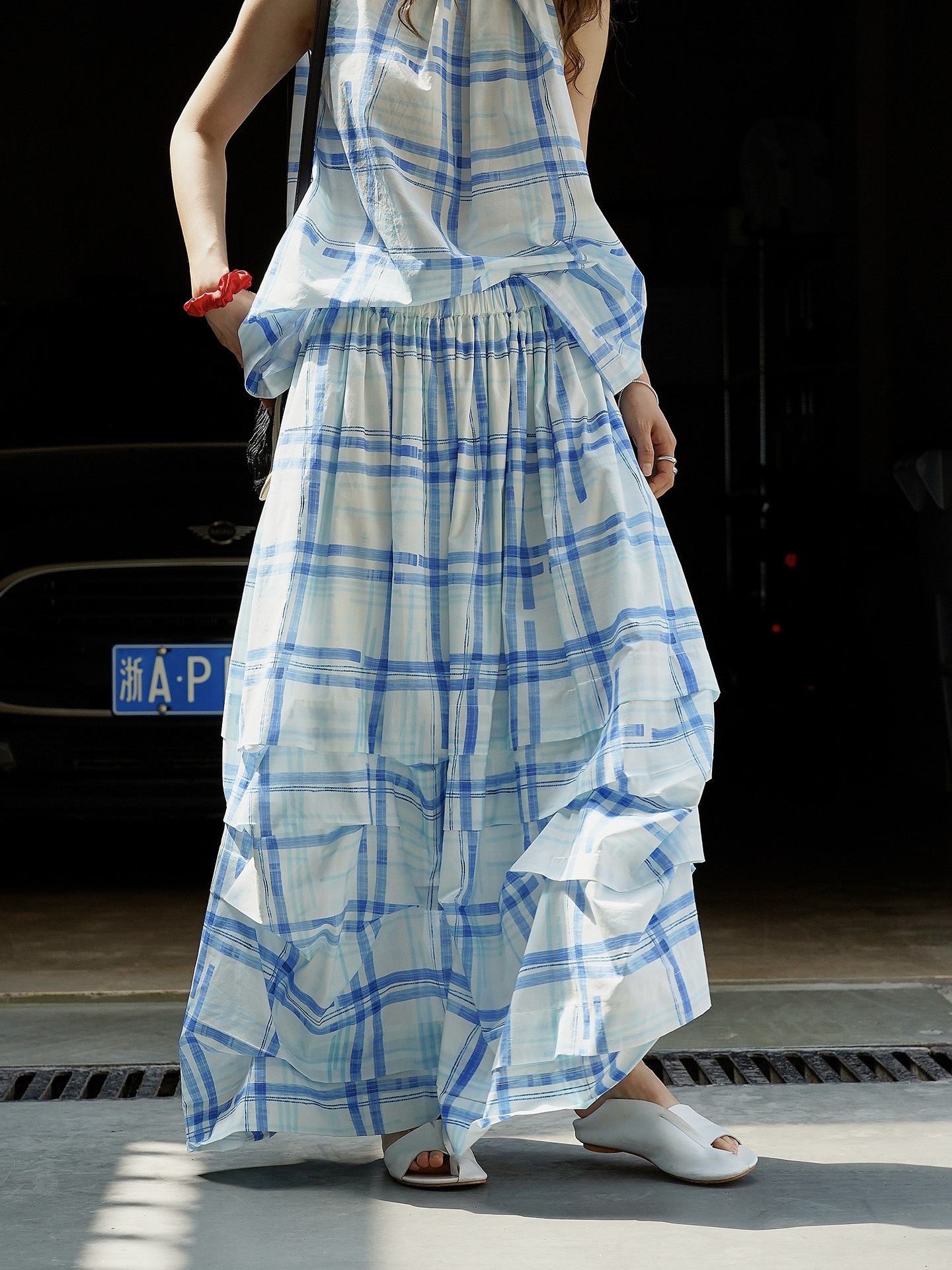 ルーヴル夏の新型フランスの清新なリゾート風の大きいスカートの半身のスカートはゆったりしていてやせているカジュアルなロングスカートの女性を現します 8,387円