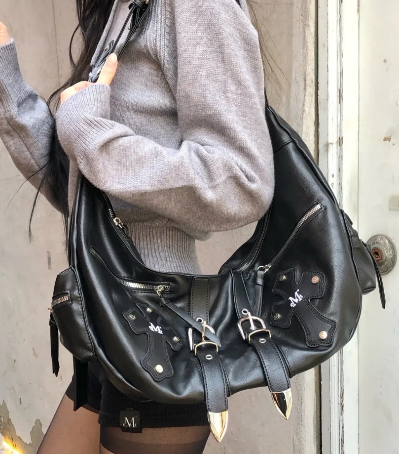 ストラム クロス レザー ベルテッド ショルダーバッグ