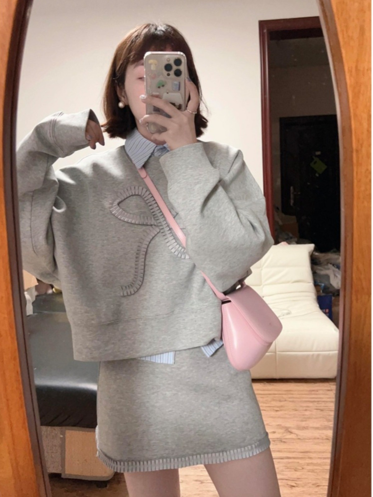 3つのセット シャツ 衛衣 スカート ニューデザイン 蝶ネクタイ 女 春秋 カジュアル ファッション 気質 トップス スカート枚 セット