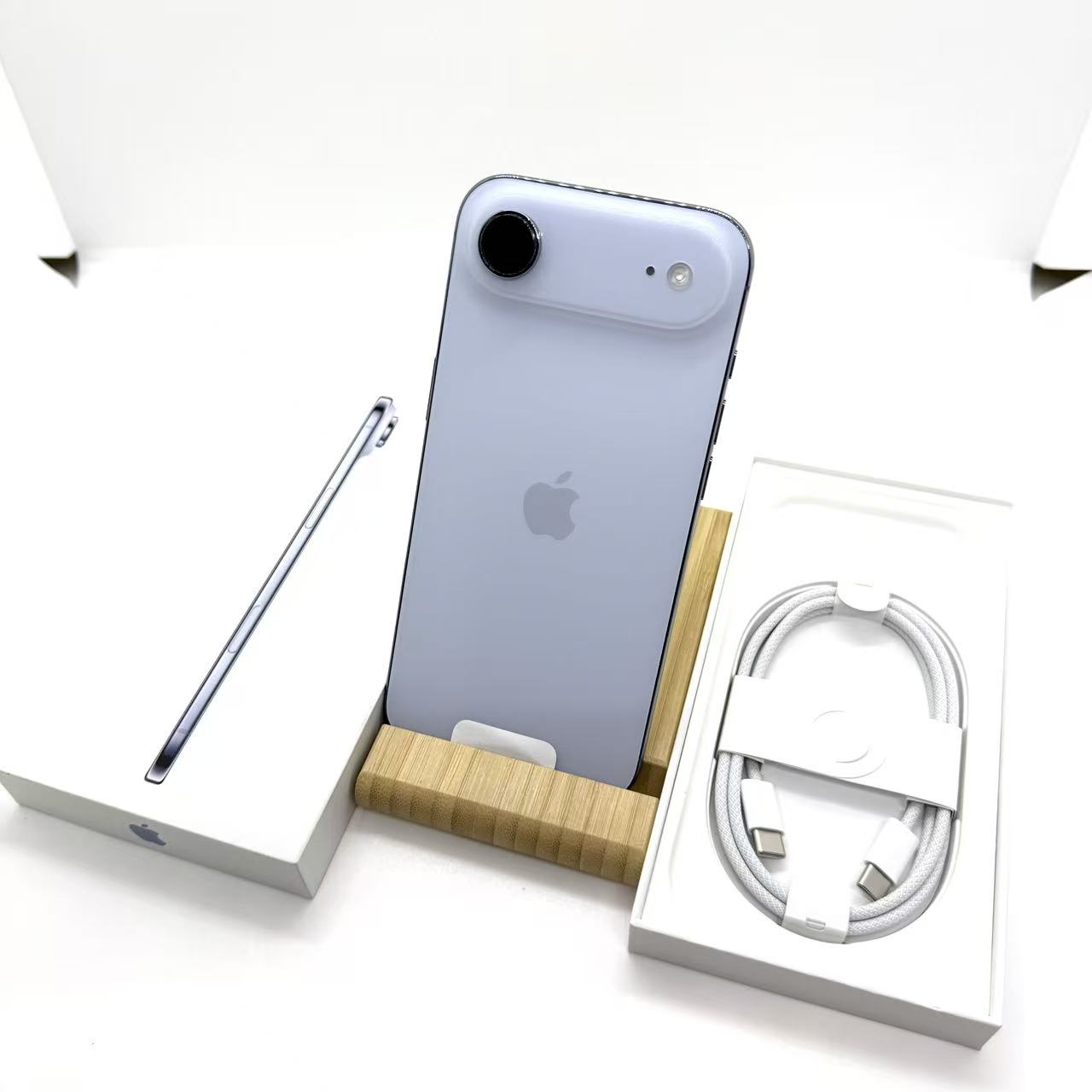 「Aランク」SIMフリー iPhone Air 256GB [スカイブルー] MG2A4J/A (eSIMのみ対応) 電池最大容量100％