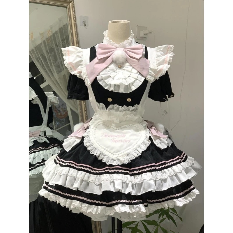 キュートで優しい女の子メイドのロリータワンピース洋装重工ハートエプロン白黒ポンポンプリンセススカート2点セット