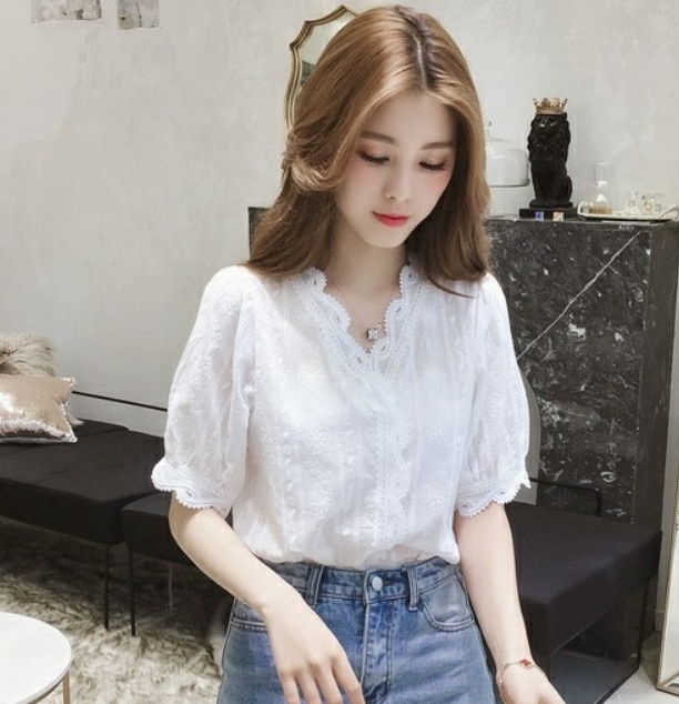 デート モテアイテム シャツ ブラウス 白シャツ 半袖 刺繍 フリル 可愛い きれいめ 上品 おしゃれ かっこいい 可愛い ラブリー キュート ガーリー クール モード系 セクシー エレガント