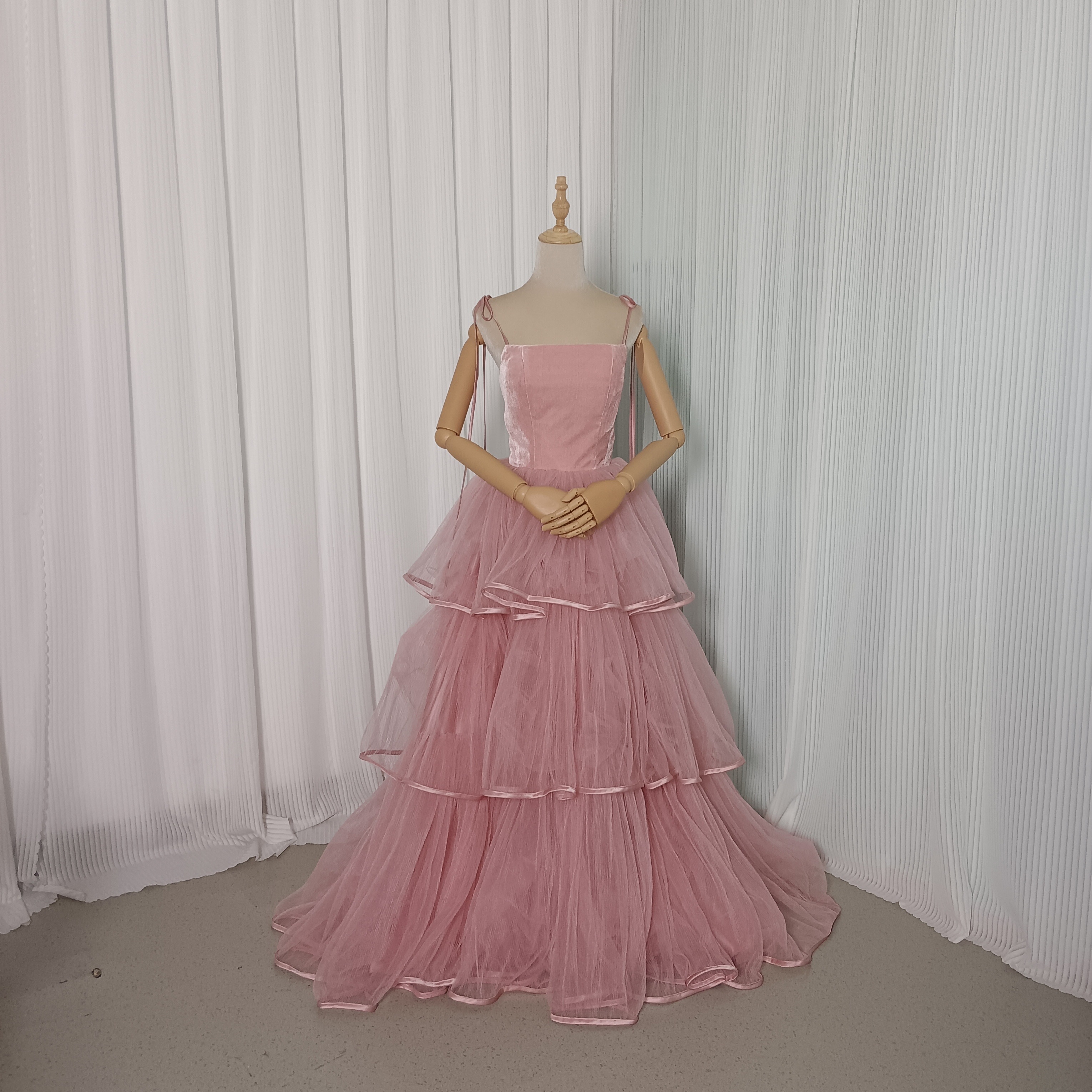 カラードレス ピンク キャミソール ファスナー プリンセスライン 花嫁 前撮り ティアードのドレス 32,494円