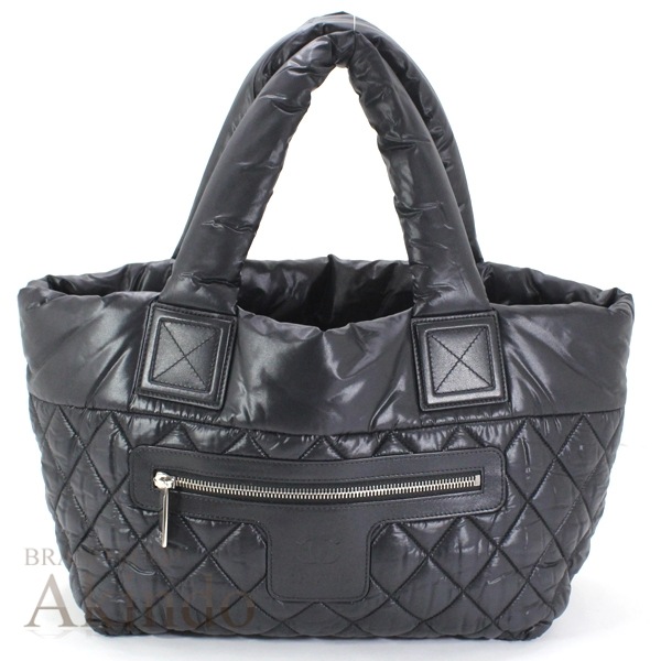 【ほぼ新品】シャネル バッグ コココクーン PM スモール トートバッグ ハンドバッグ ナイロン 軽量 黒 ブラック ココマーク CHANEL レディース 便利 トート 便利 ブランド 定番 人気 プ