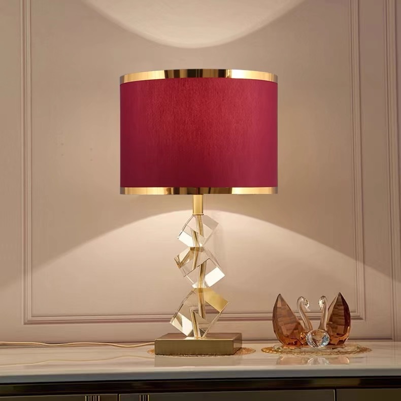 中国標準220 vデスクランプランプベッドサイドランプランプランプランプラグジュアリークリスタルインスガールノルディックマスターベッドルームアメリカンシンプルモダンリビングルーム 7,936円