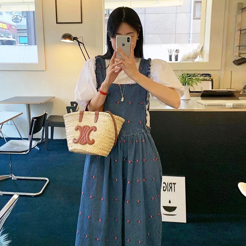 人気デニムワンピース　刺繍ロングワンピース　可愛いワンピース　体型カバー