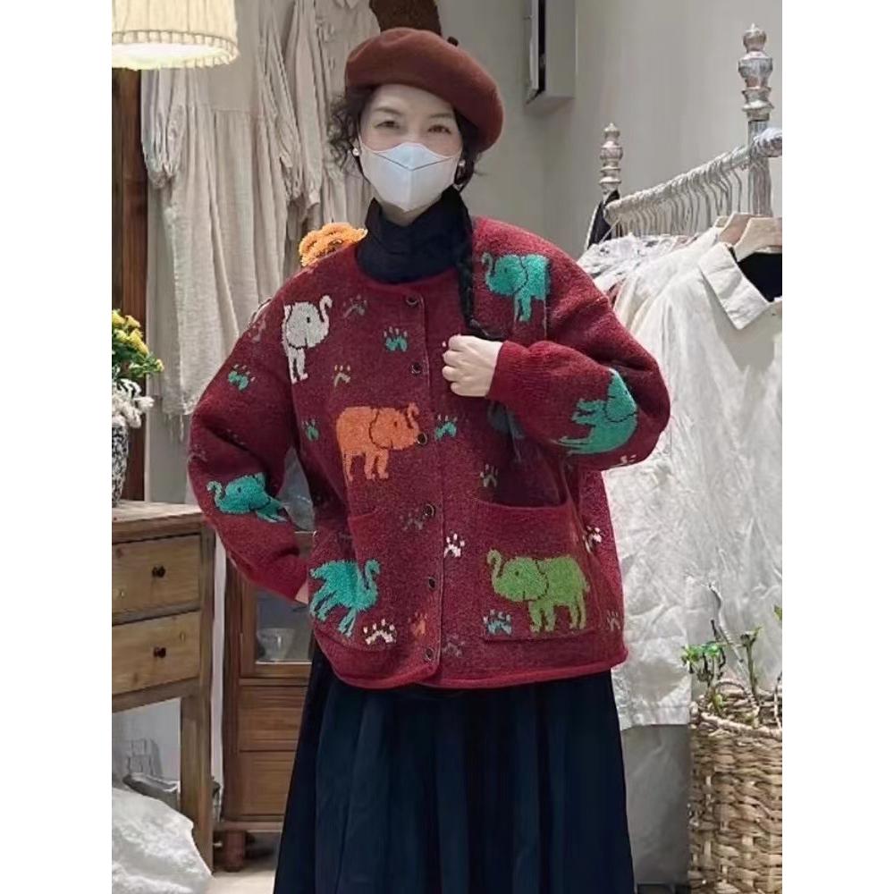 2024 新しい秋と冬のセーターコート女性のためのかわいい小さな象ジャカード年齢軽減日本ニットカーディガントップ