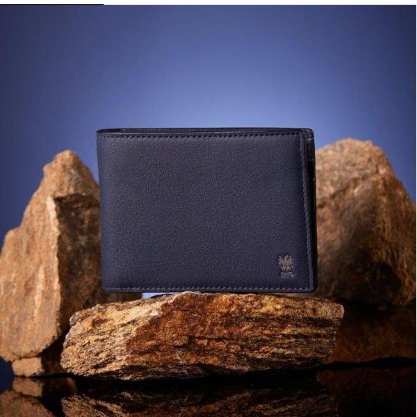 AK Bundang店 ネイビー ヨーロッパ輸入レザー紋章装飾 DBWA4F847N2