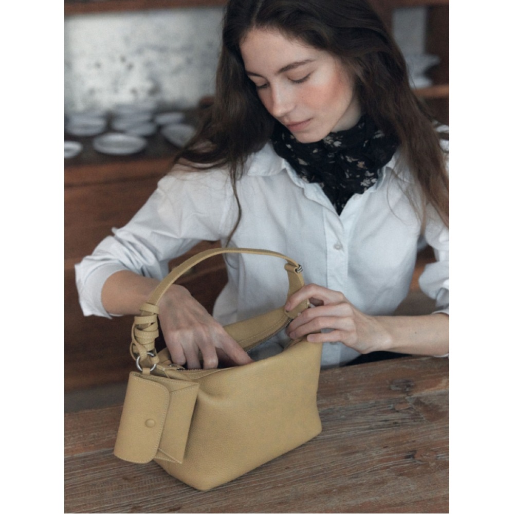 デメリエルヴェネタボリュームバッグバターベージュ