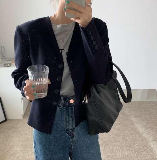 レディース ジャケット 上着 羽織 ノーカラーコート 長袖 Vネック 襟なし ノーカラー タイト スリム 細身 きれいめ シンプル 上品 おしゃれ かっこいい レトロ こなれ感 ラフ クール モード系 5,621円