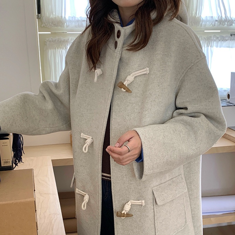 女性用ホーンボタンウールコート冬新作ハイエンドデザインフード付きウールコート