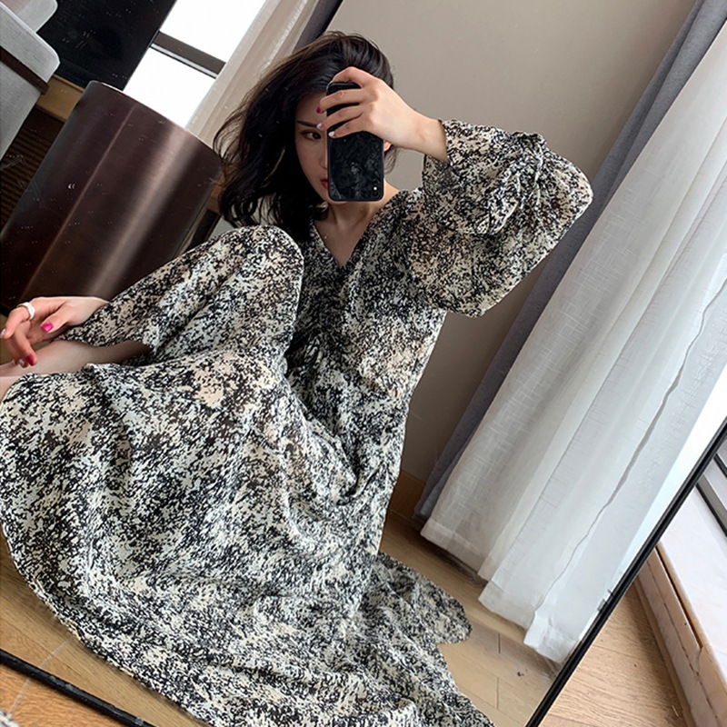 シフォンワンピース シンプル ロング丈 袖あり 長袖 Vネック Ａライン スリム 細身 タイト