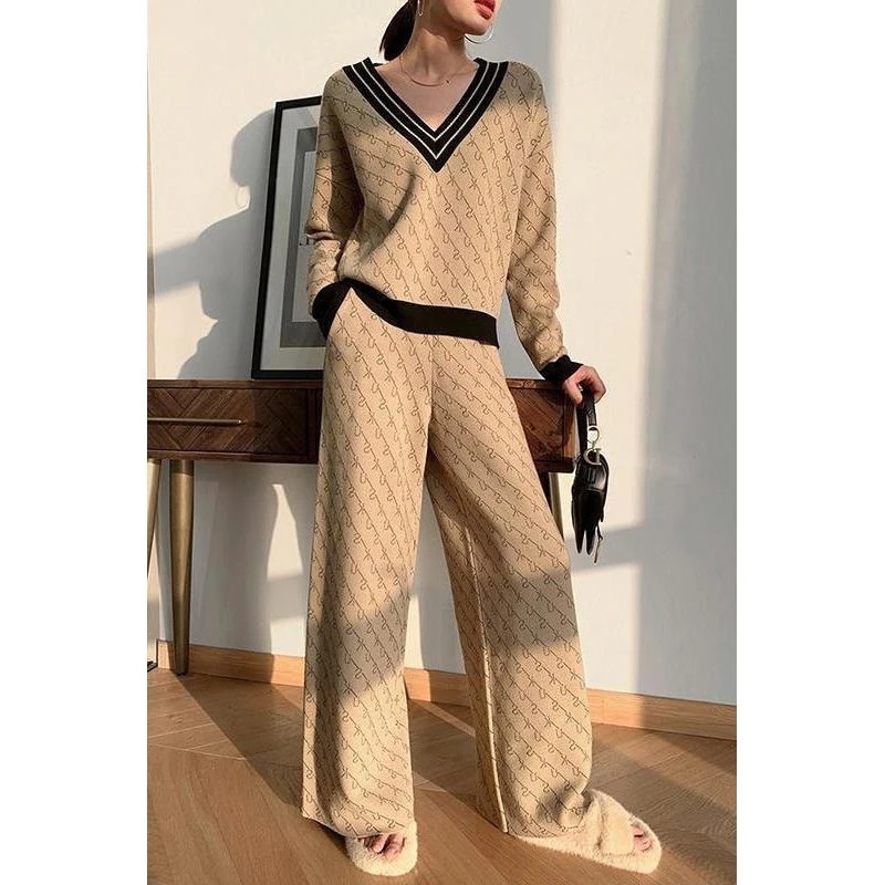 ハイエンドのカスタマイズ-2024 春と秋の新ファッションルーズ年齢軽減ワイドレッグパンツ気質セーター 2 点セット多用途のトレンディな女性のためのスーツ